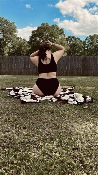 belly profile photo 2