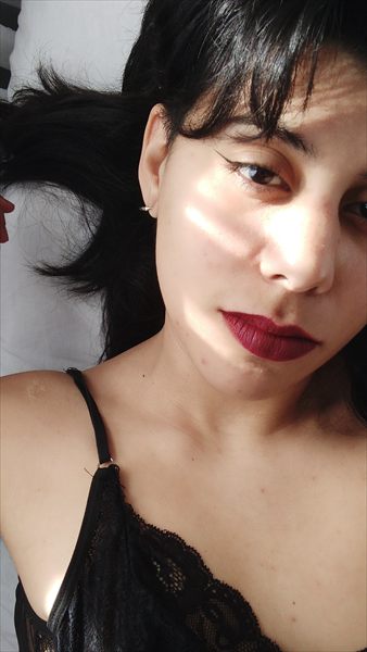 KINKY JULIA 🐍