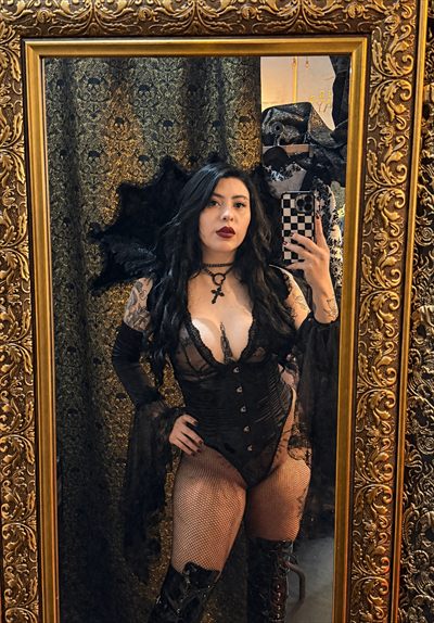 Draculona 🖤
