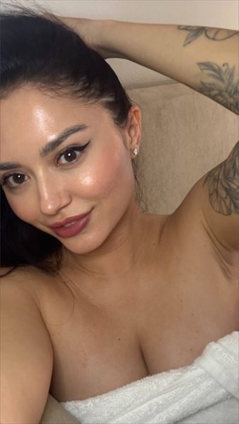 Julia Flame XoXo