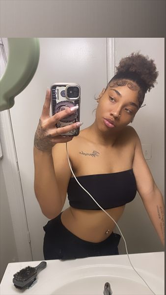 Sexxxy redddd🤤😩 profile photo 2