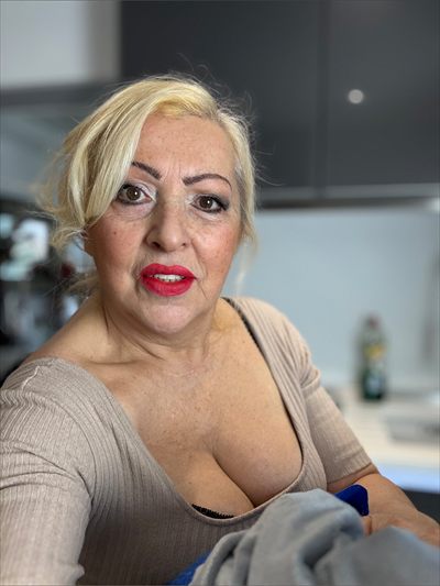 Leanne (67yo GILF) 😈🇮🇹