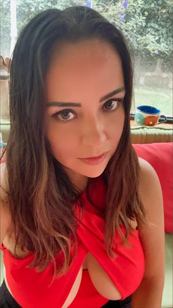 JESSICA BRUJO