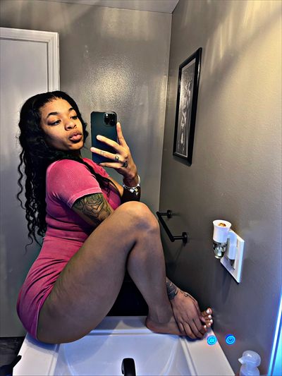 LIGHTSKIN BADDIE🙄😍🥰