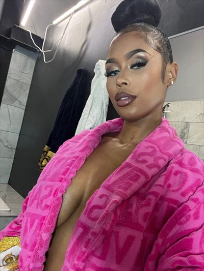 They Love Her Stori profile photo 3