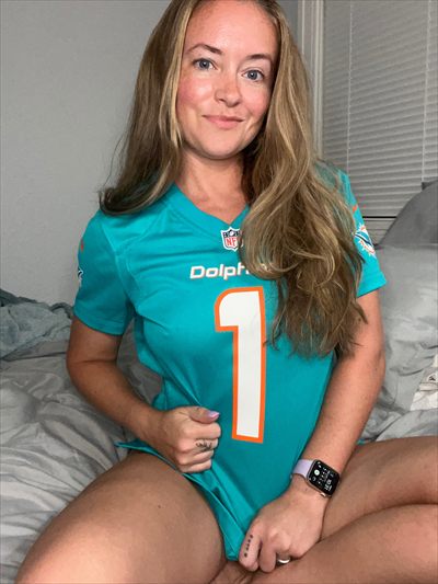 thatfootballchick profile photo 2