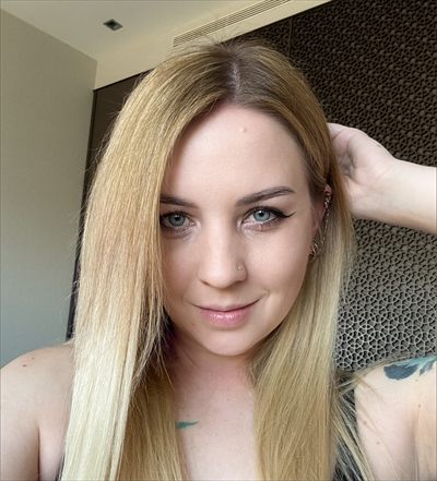 Grace Blonde Babe
