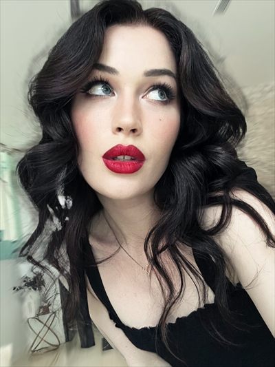 Evelyn Claire
