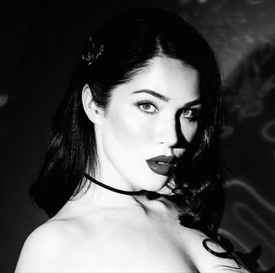 Evelyn Claire profile photo 3