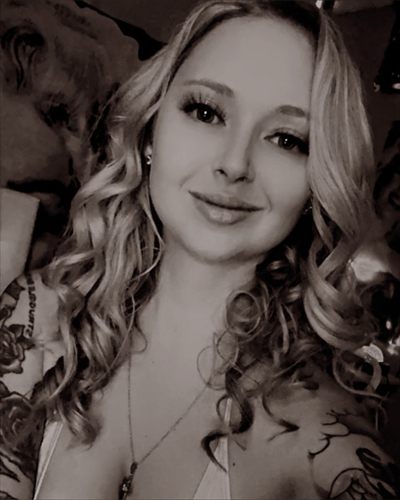 Holly D. profile photo 3