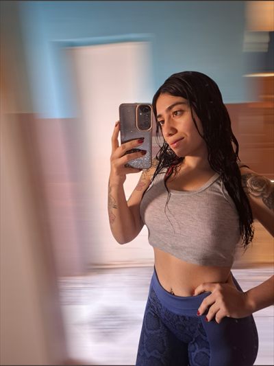 𝑻𝒉𝒆 𝒒𝒖𝒆𝒆𝒏 𝒐𝒇 𝒄𝒂𝒍𝒍𝒔 profile photo 2