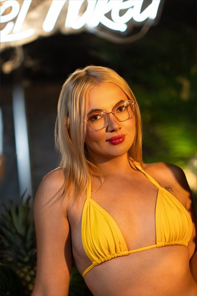 Blondie Barbie | ONLINE🟢