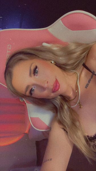Lexy🍒