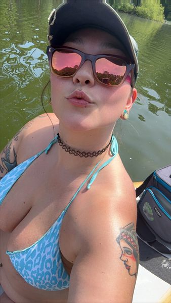 Your wettest dream girl🤤 profile photo 2