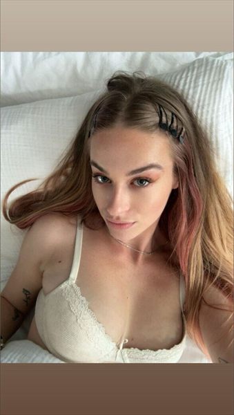 Ella 🎀 profile photo 3