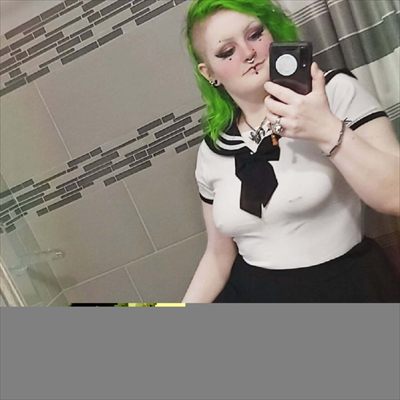 Ash; Queer alt goth waifu artist 🍒 FREE profile photo 3