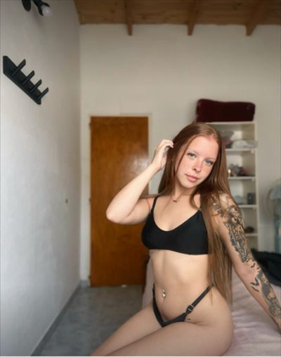 Mia ≽^•⩊•^≼ profile photo 2