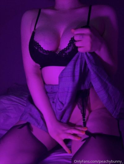 Peachybunny_