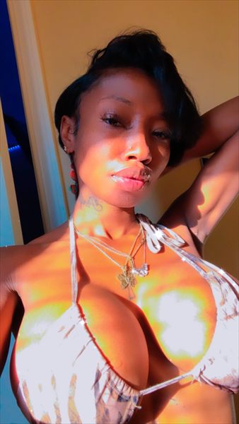 Petite mama profile photo 2