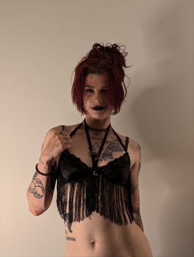 Luna Doom profile photo 2