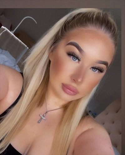 yourfaveblondie x profile photo 2