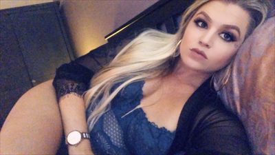Elise stone profile photo 2