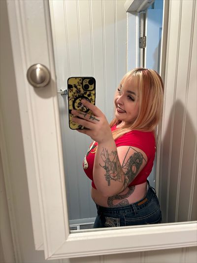 The RedHeaded Blondie 🌸