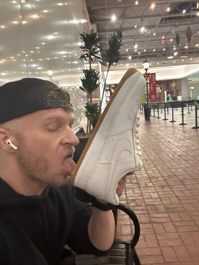 SLCSneakerLicker